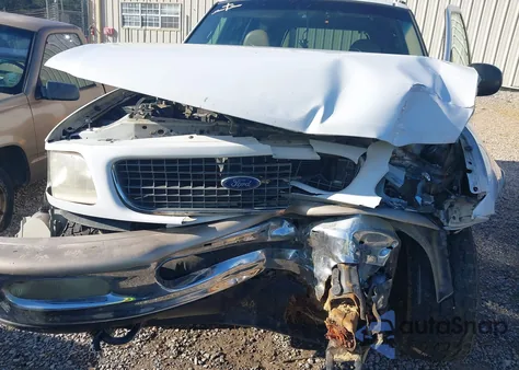 1998 Ford Expedition Eddie Bauer/Xlt from USA, damaged, VIN 1FMPU18L3WLB99300